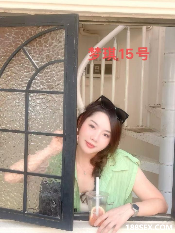 175754eg3gggf3fqatwr7i.jpg