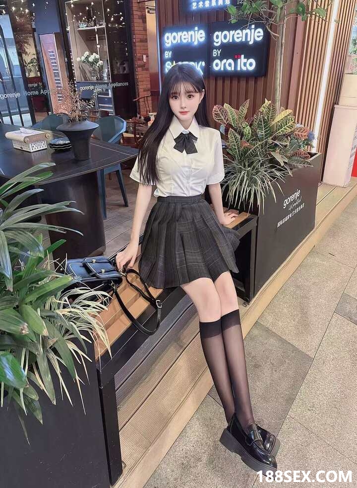 152732xkhkihuuhh99bu2g.jpg